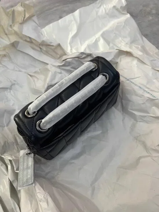 🚗🚗🚗Coach tabby shoulder bag 20 with quilting black - Picture 4 of 7